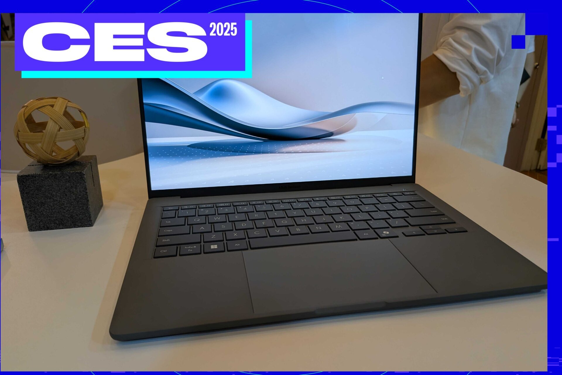 The Asus All-’Ceraluminum’ Zenbook A14 Is the Lightest Laptop I’ve Ever Held